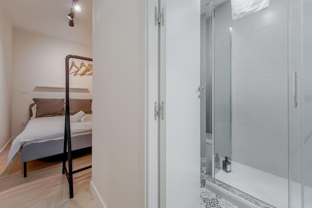 Modern Apt Para 6Px En La Plaza De Tirso De Molina 马德里 外观 照片
