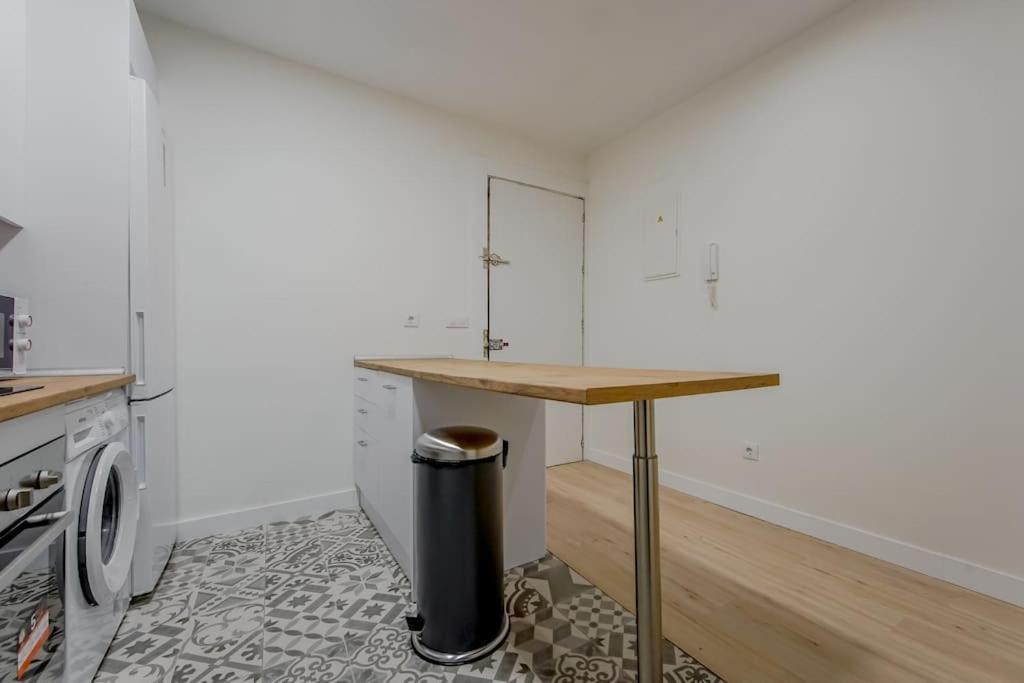 Modern Apt Para 6Px En La Plaza De Tirso De Molina 马德里 外观 照片