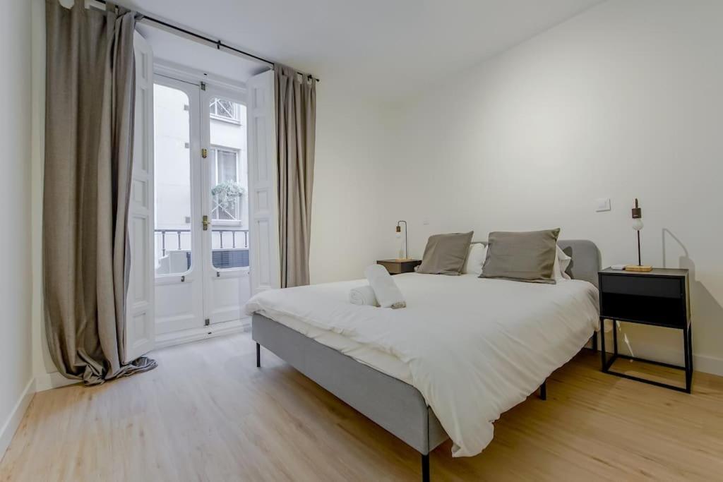 Modern Apt Para 6Px En La Plaza De Tirso De Molina 马德里 外观 照片