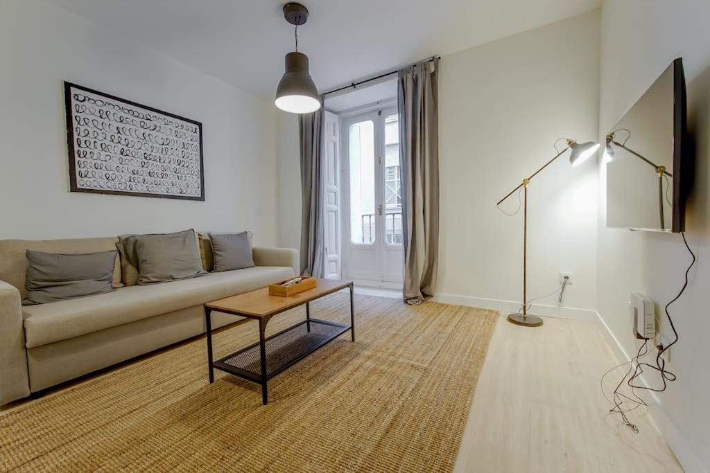 Modern Apt Para 6Px En La Plaza De Tirso De Molina 马德里 外观 照片